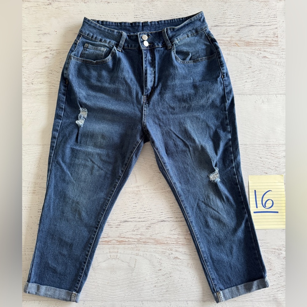 Dark wash distressed cropped roll cuff jeans. Shein curve 0XL. Gently loved 💙